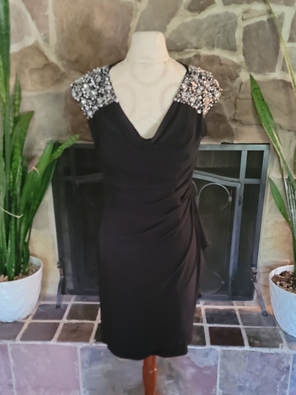 Alex Evenings Black Beaded Cocktail Dress Sz 10 Cap Sleeve V-Neck Ruched Formal